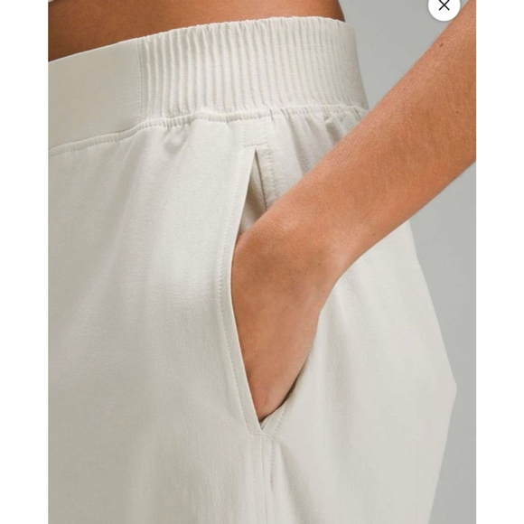 NWOT Lululemon Stretch Woven Wide-Leg High-Rise Cropped Pant Beige M - Picture 3 of 5